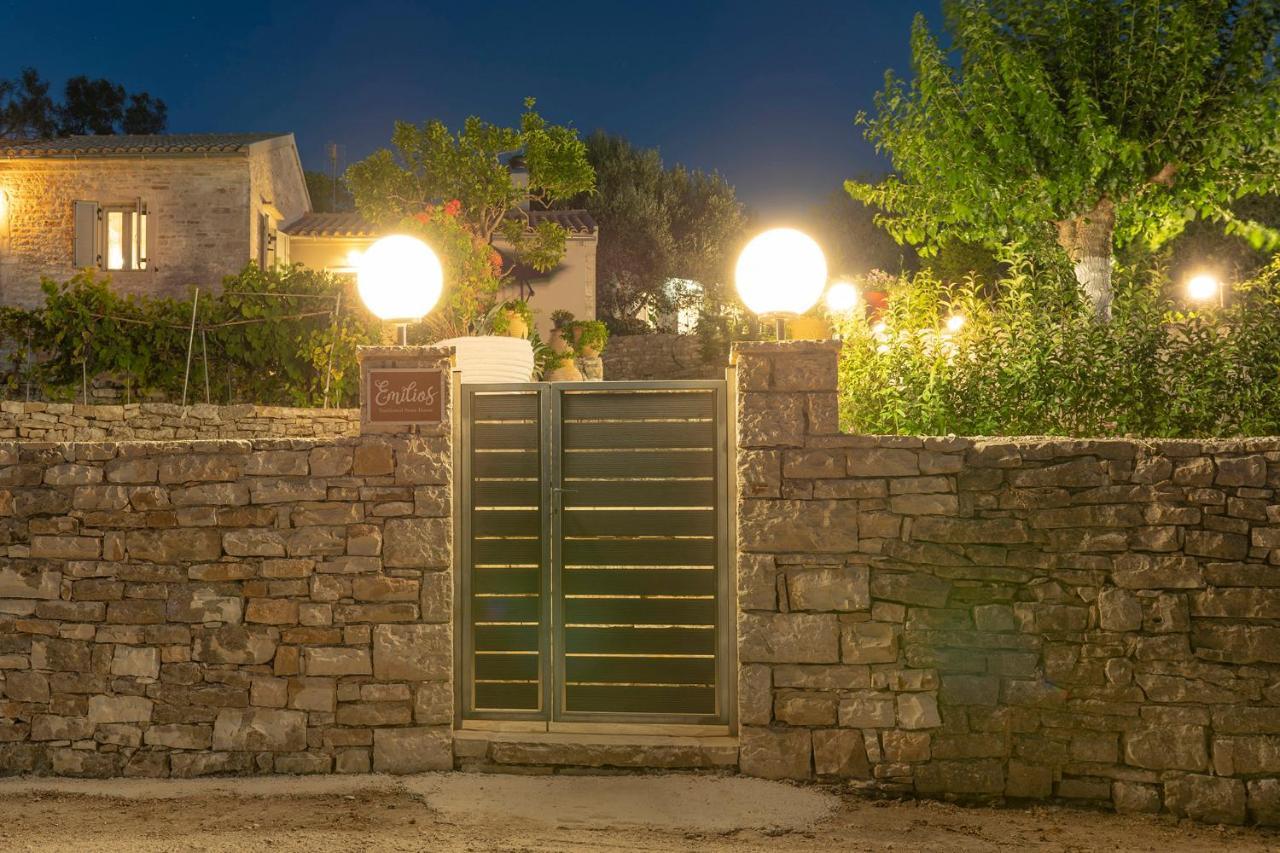 ガイオス Emilios Stone Houseヴィラ エクステリア 写真